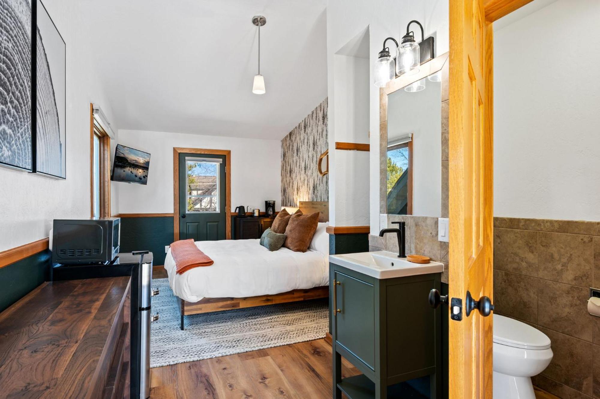 Spruce & Shore Motel Fish Creek Bagian luar foto