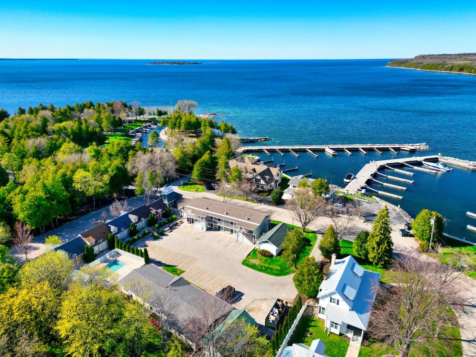 Spruce & Shore Motel Fish Creek Bagian luar foto